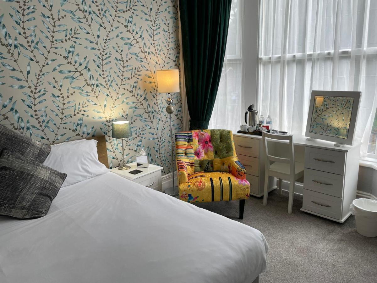 בורי Rostrevor Hotel - Guest House מראה חיצוני תמונה