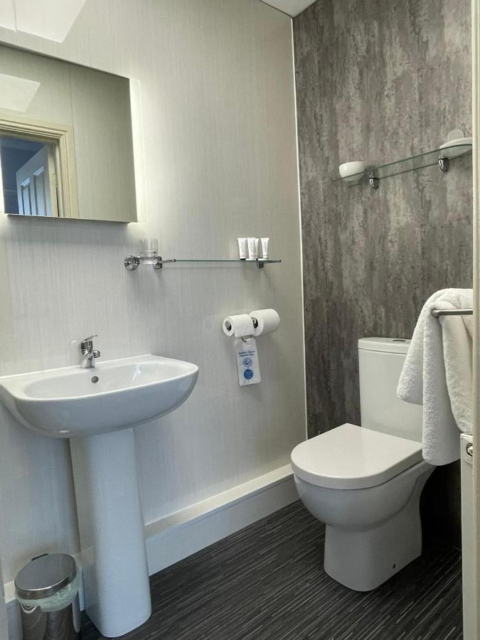 בורי Rostrevor Hotel - Guest House מראה חיצוני תמונה